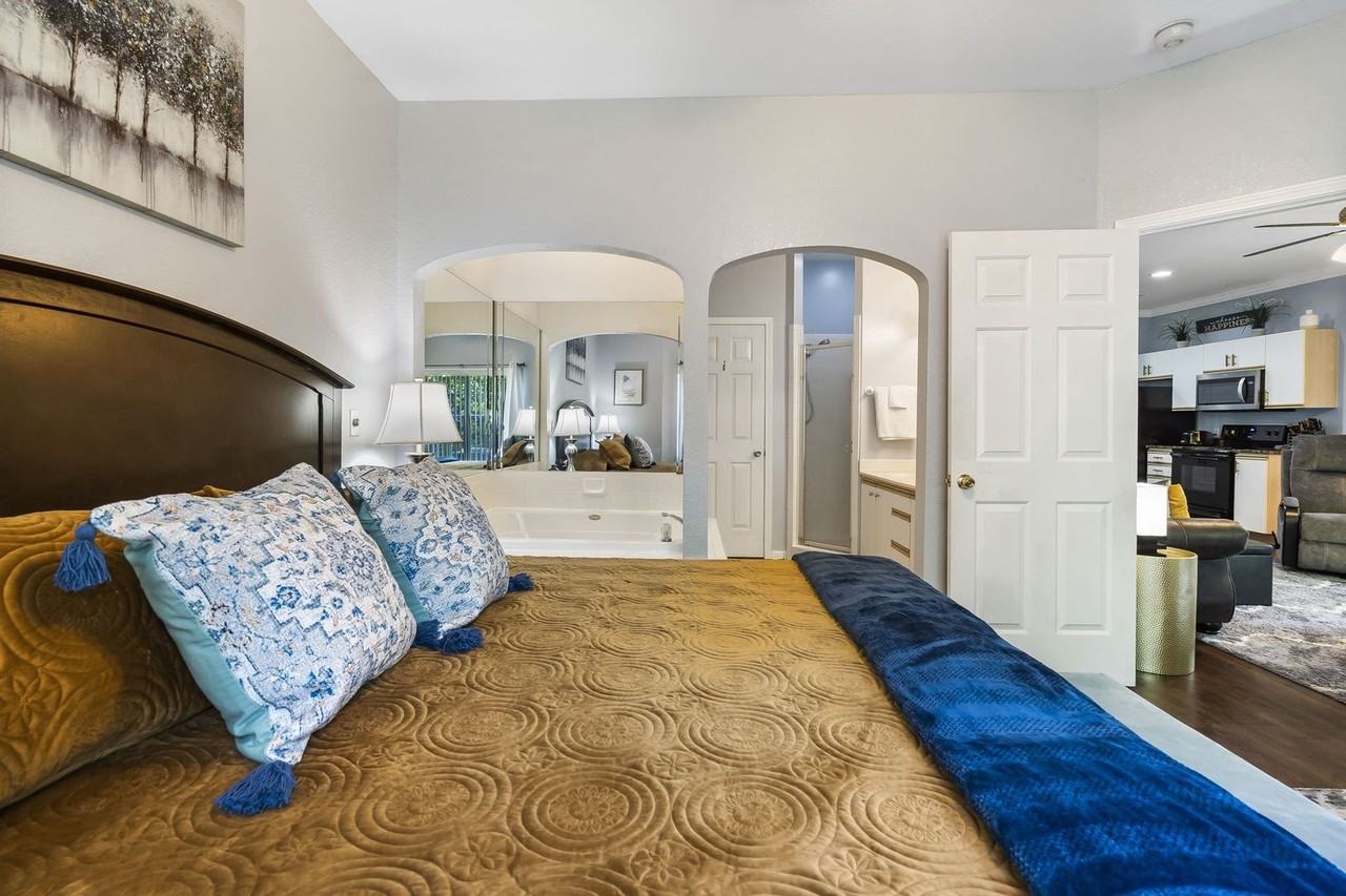 813 Holiday Rdg #1 - Photo 6 of 32