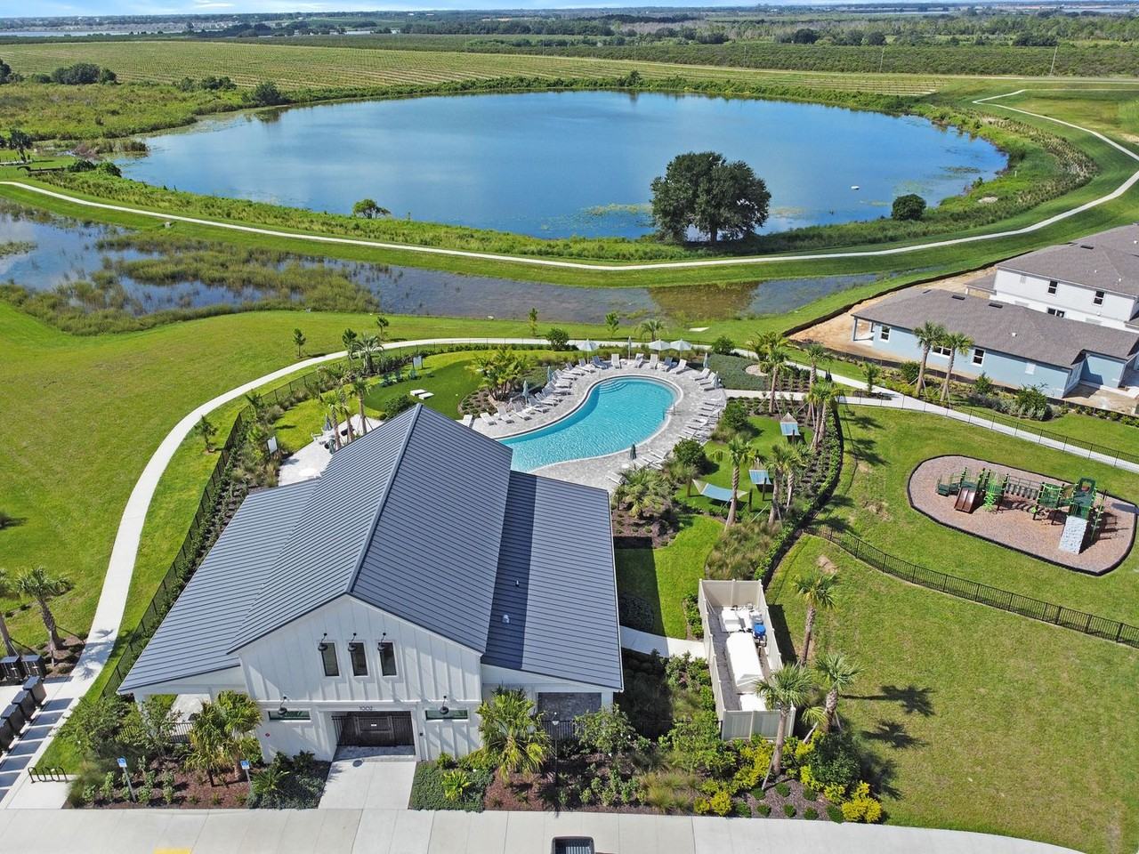 477 Waterford Dr - Photo 3 of 42