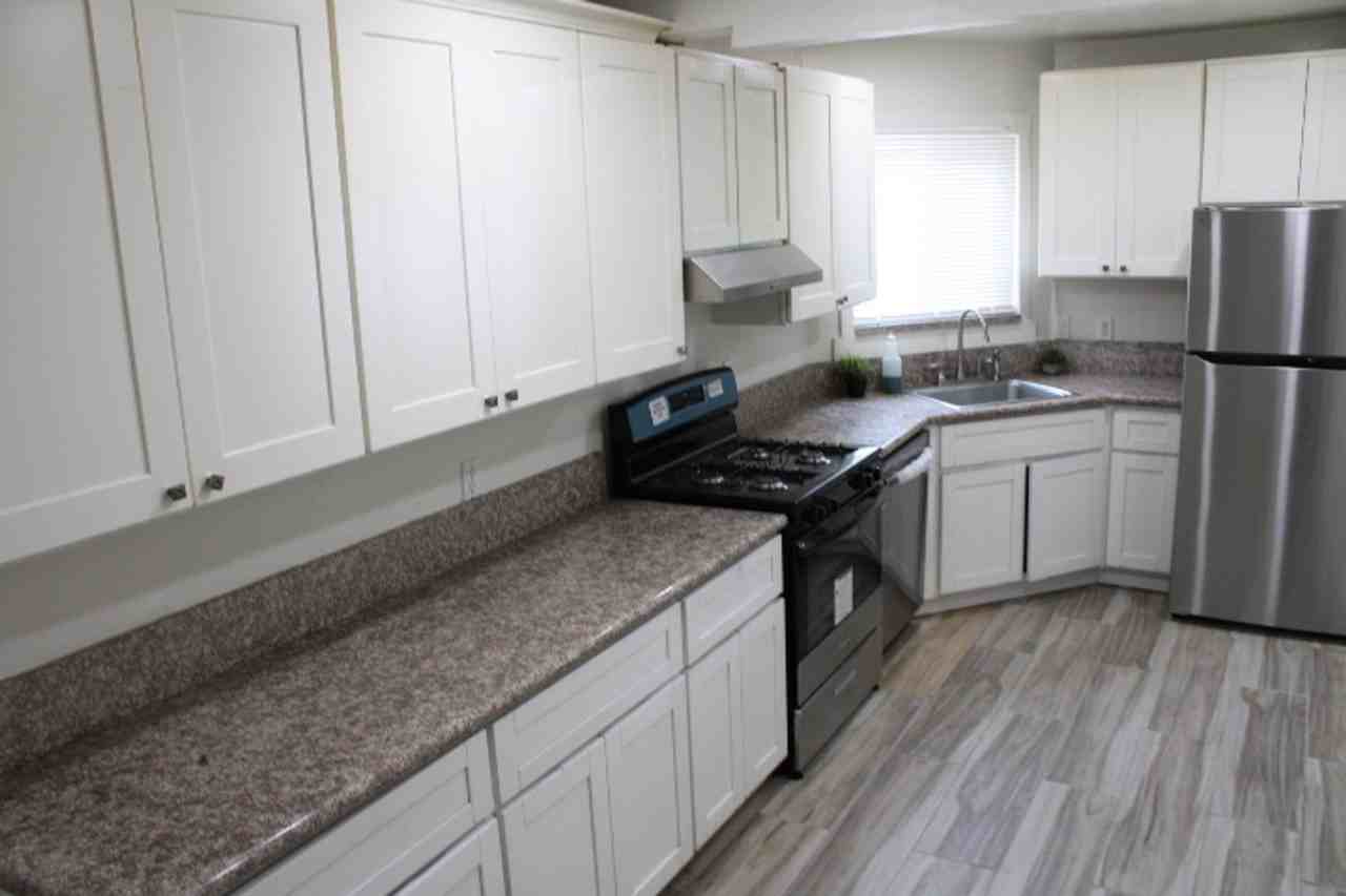 936 Elm St - Photo 2 of 33