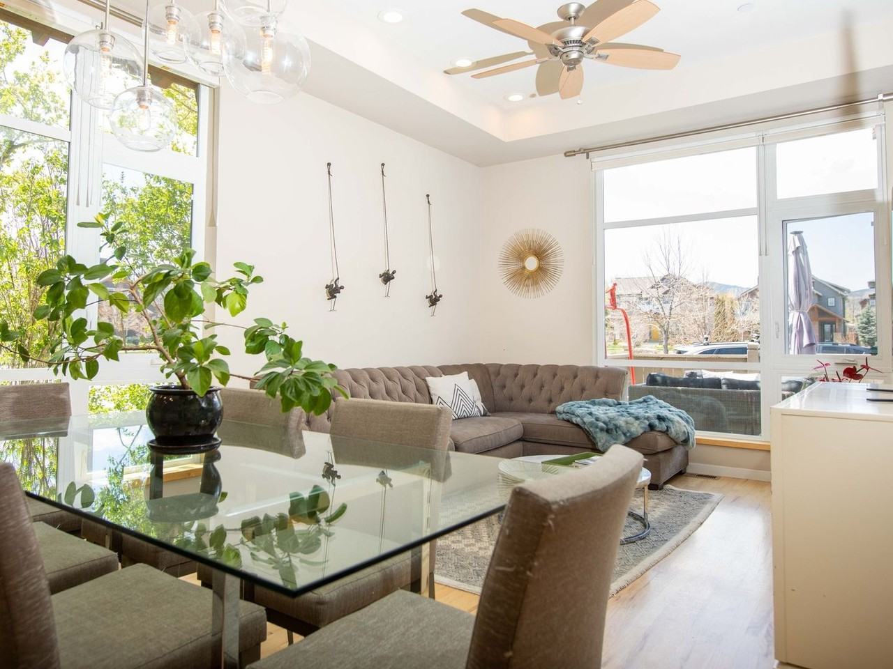 4134 Longview Ln - Photo 2 of 22