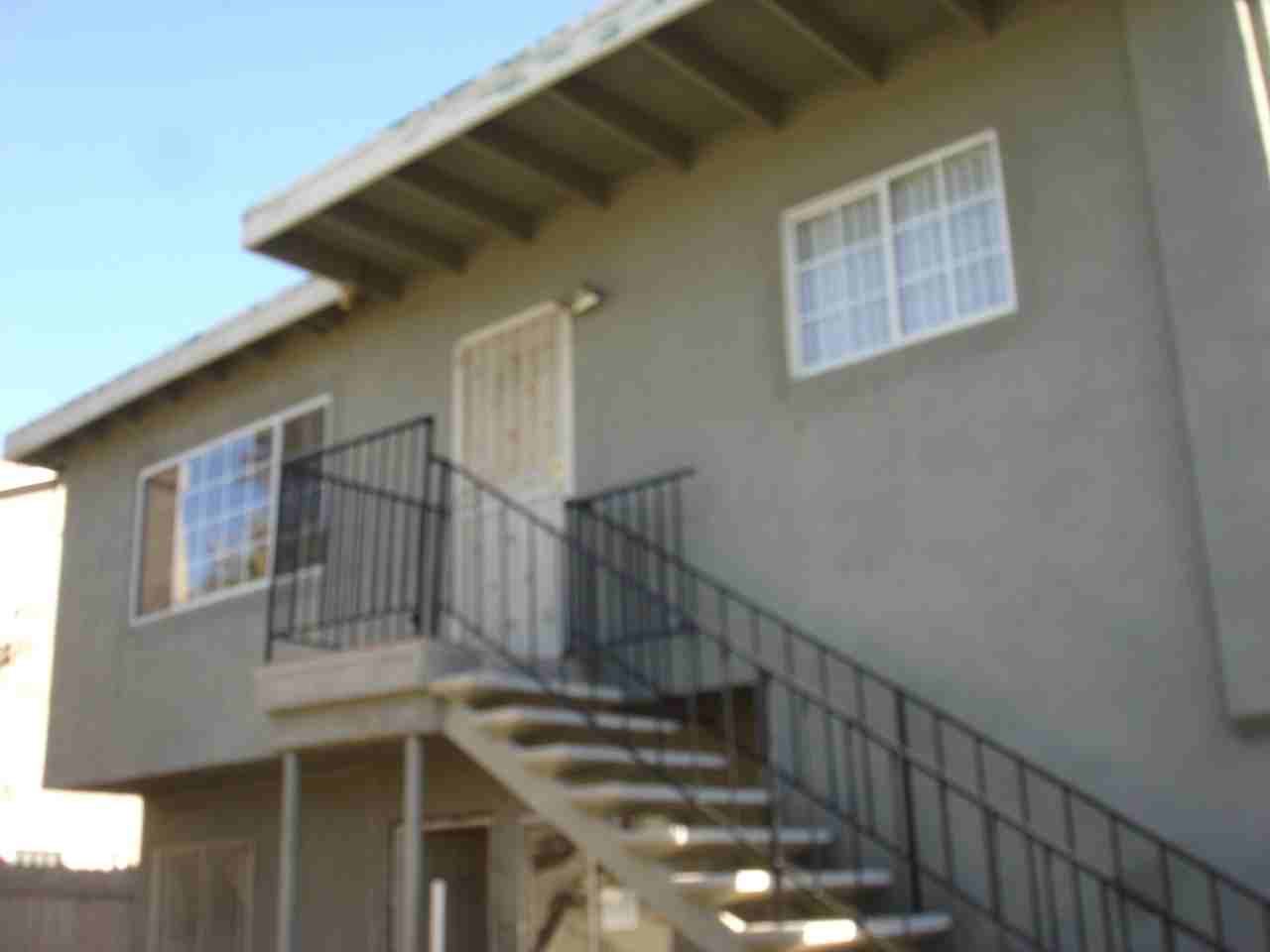 1147 11th St - Photo 2 of 4