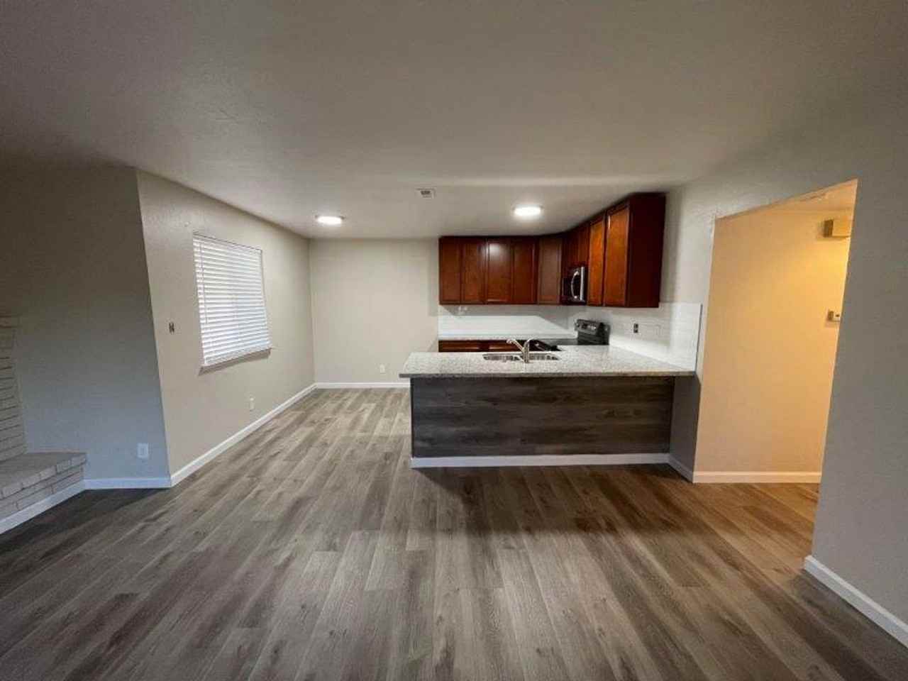 5552 Keoncrest Cir - Photo 4 of 17