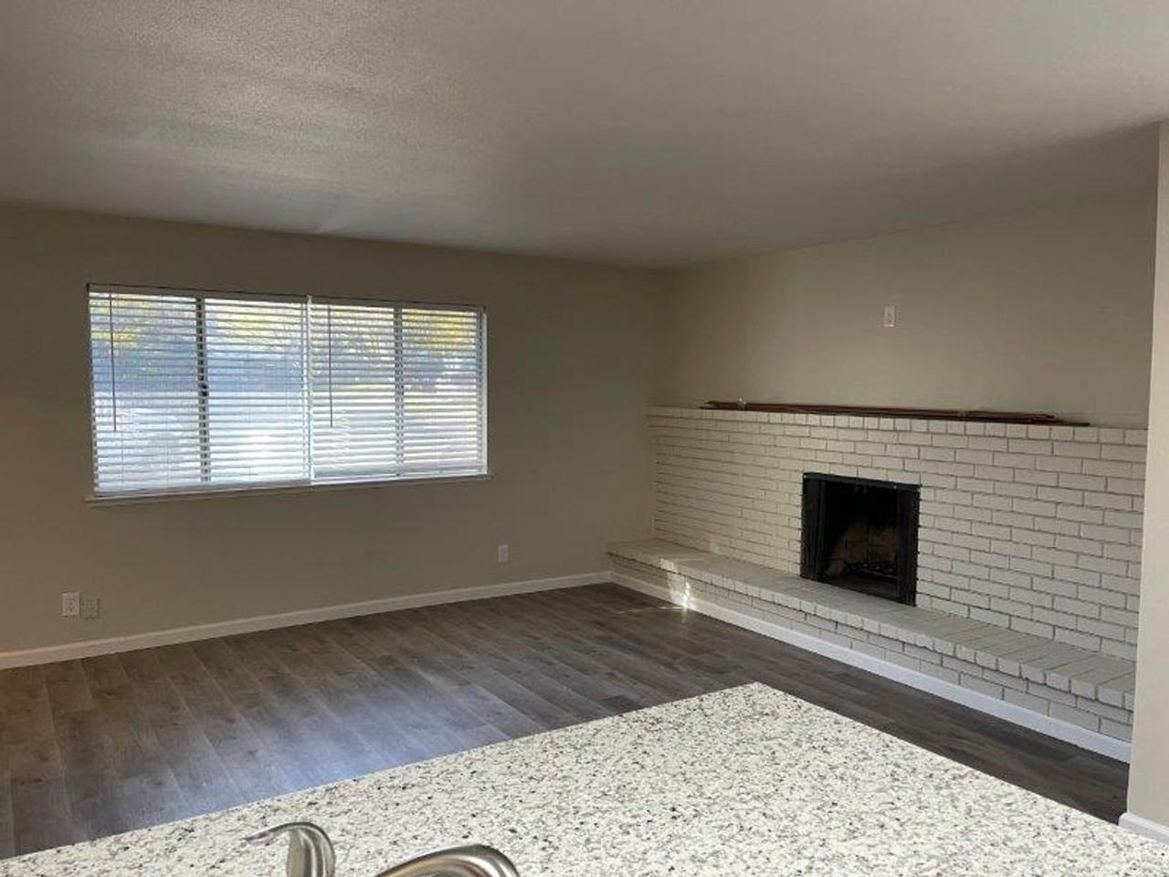 5552 Keoncrest Cir - Photo 6 of 17