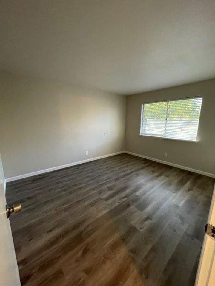 5552 Keoncrest Cir - Photo 7 of 17