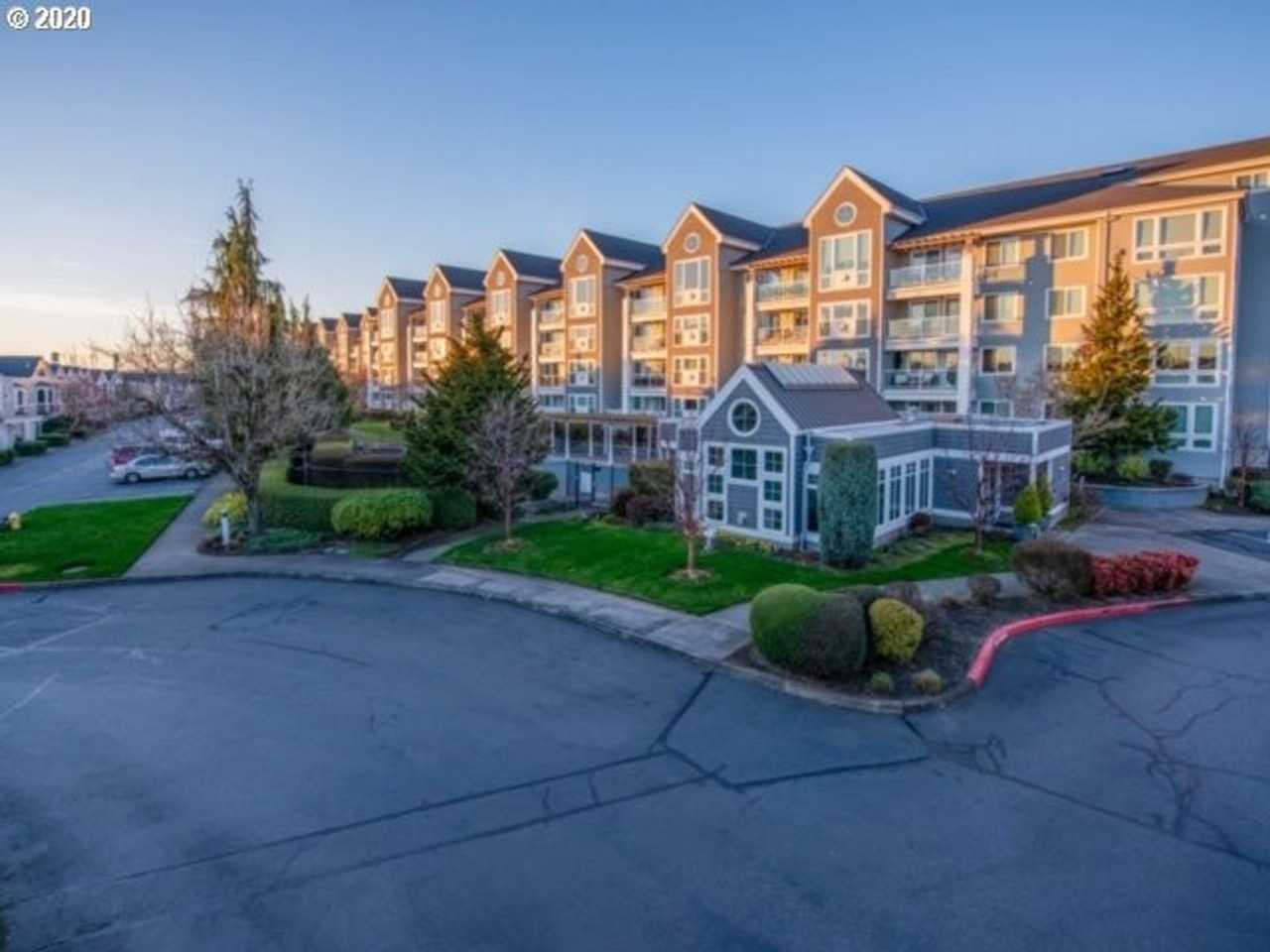 520 Se Columbia River Dr #320