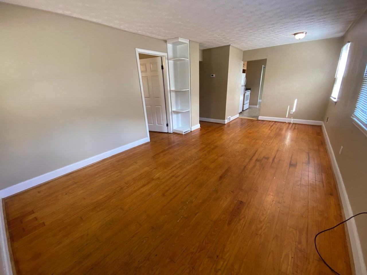 1045 Eldorado Ave - Photo 2 of 18