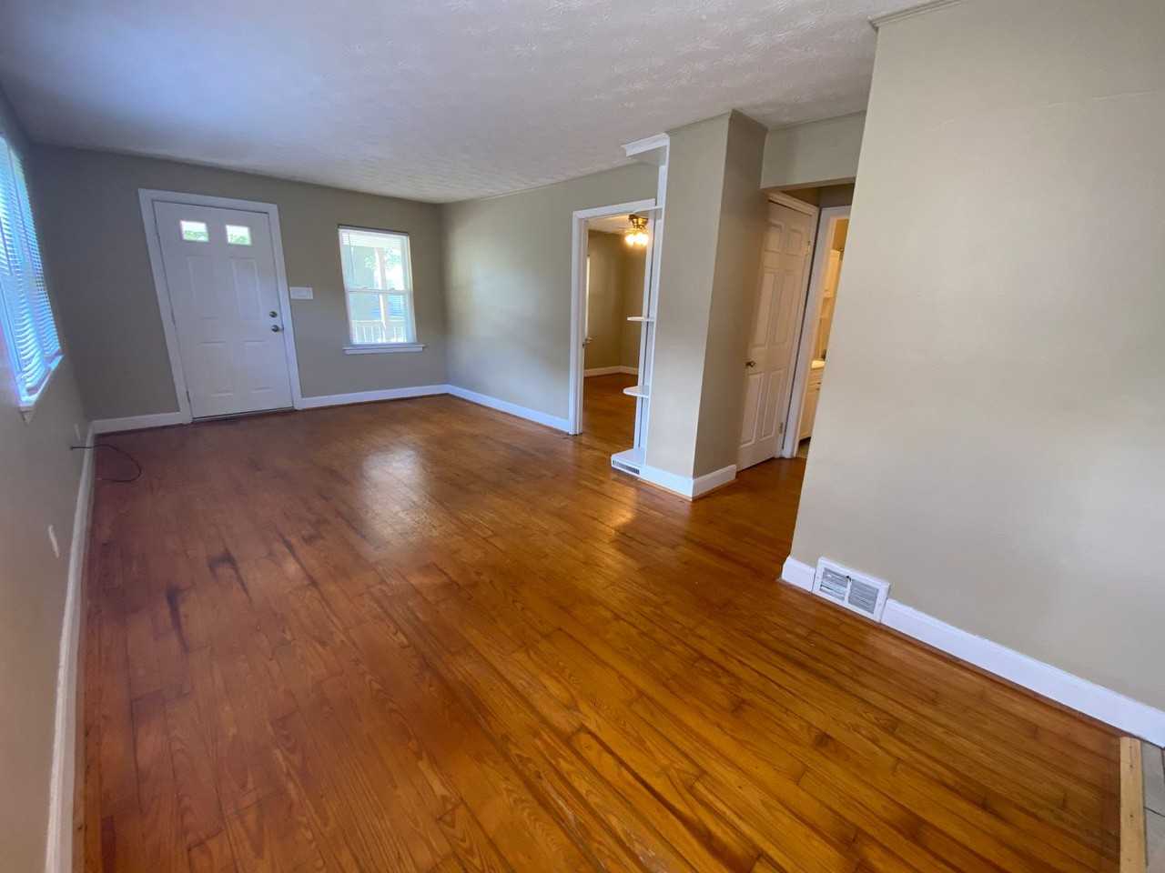1045 Eldorado Ave - Photo 3 of 18