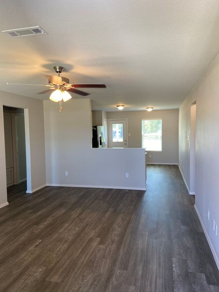 1800 Draper Dr - Photo 5 of 20