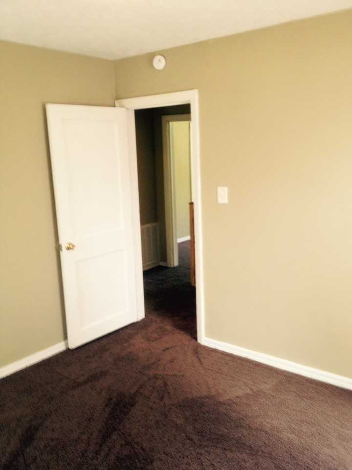 4254 Fort St - Photo 7 of 10