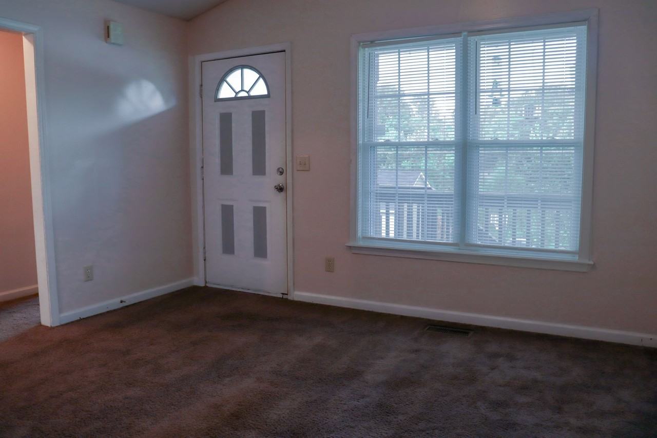 3533 Riverside Dr - Photo 5 of 24