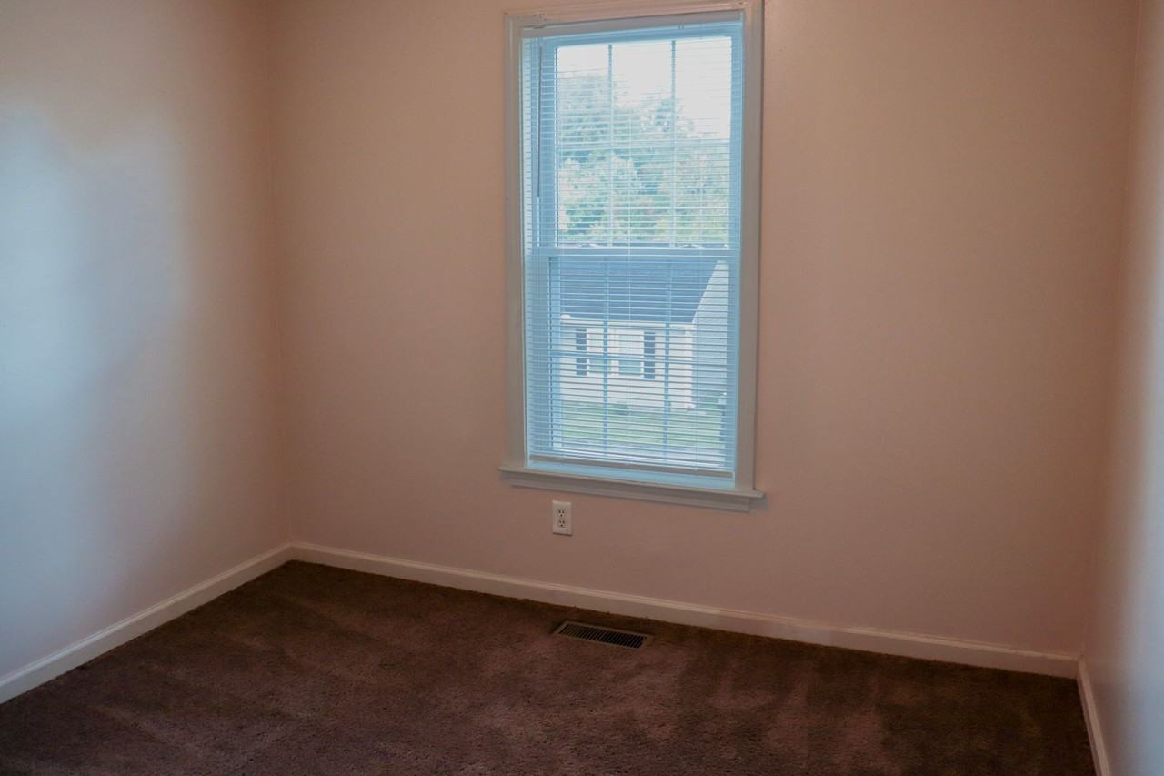 3533 Riverside Dr - Photo 6 of 24