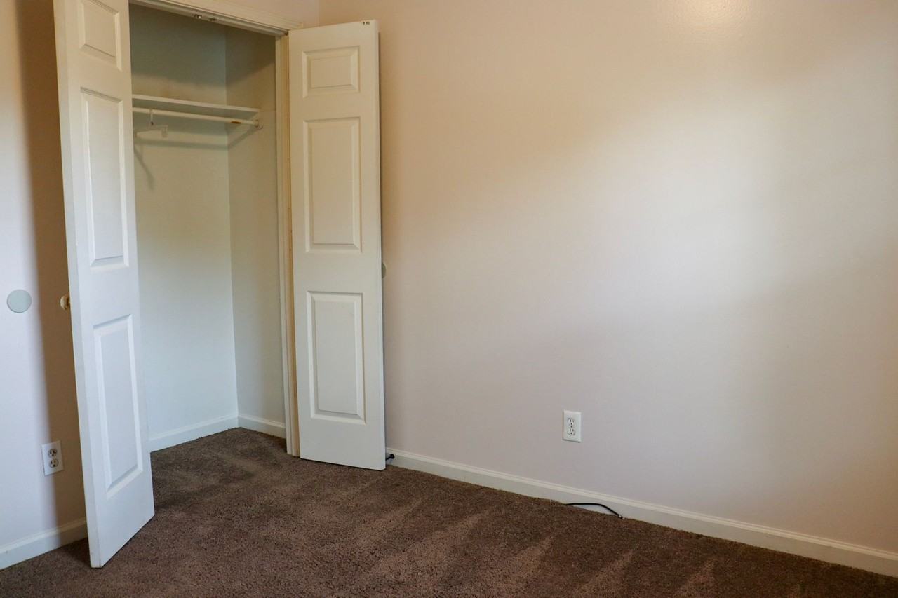 3533 Riverside Dr - Photo 7 of 24