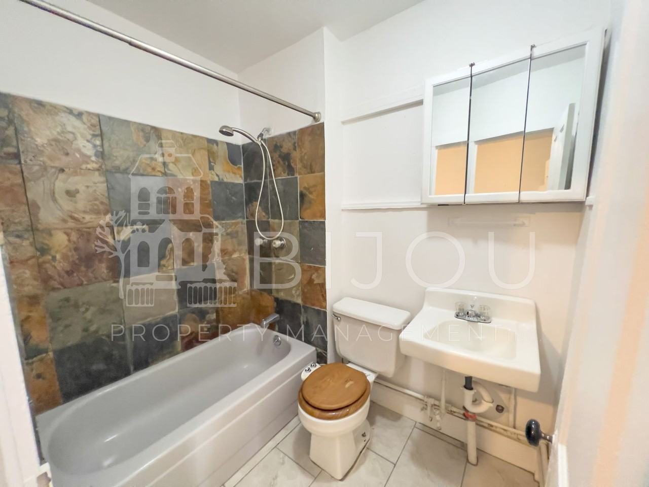 609 N Wahsatch Ave - Photo 3 of 17