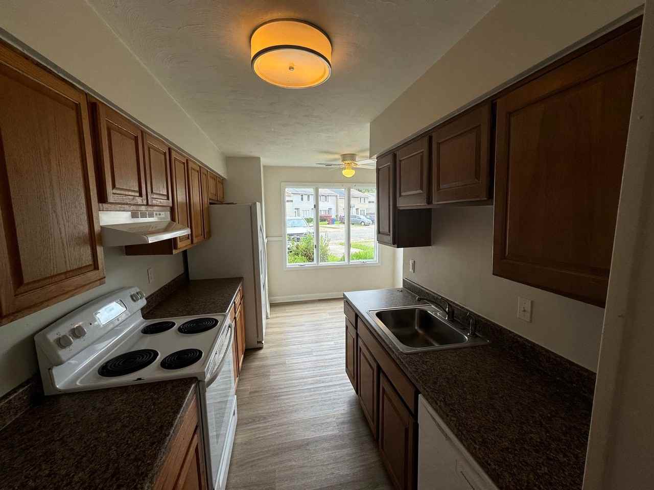 3446 Bruin Dr - Photo 3 of 13