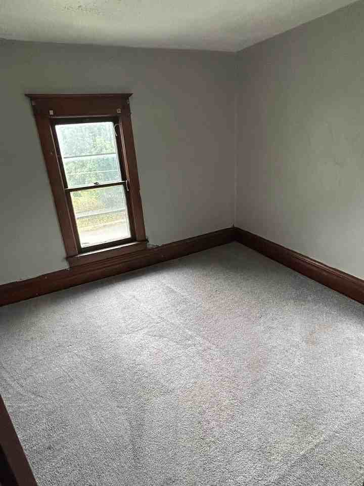 732 Denver St - Photo 2 of 6