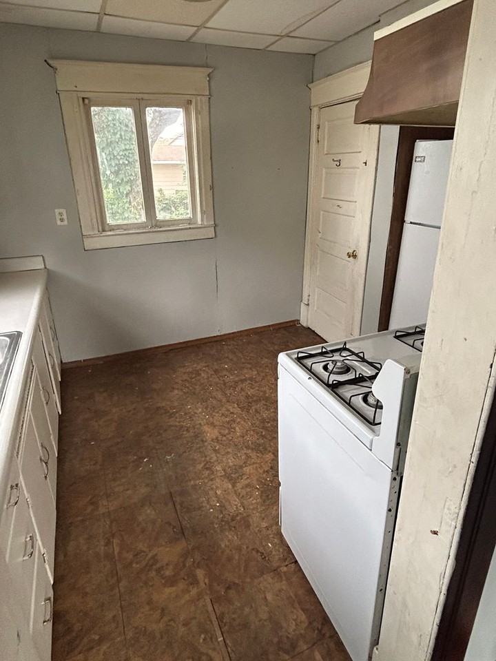 732 Denver St - Photo 5 of 6