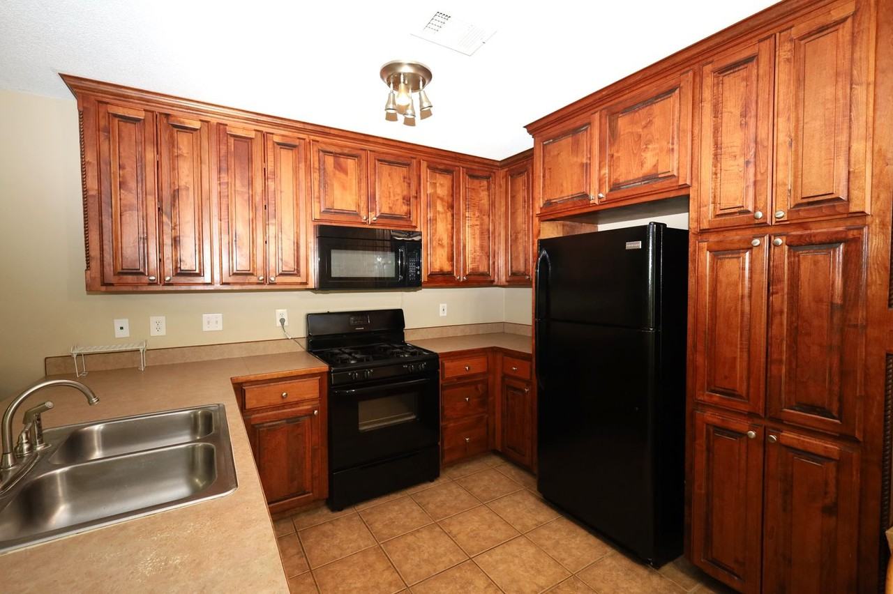 413 Bryson Cir - Photo 2 of 10