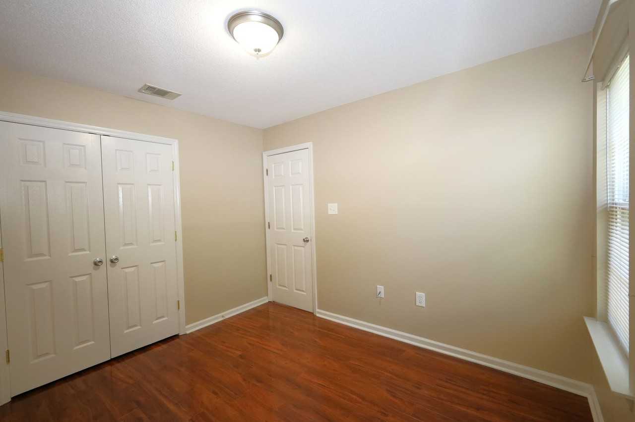 413 Bryson Cir - Photo 7 of 10
