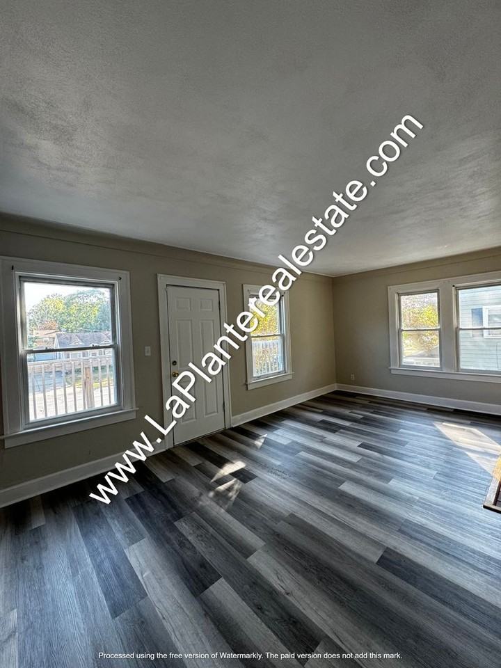 2224 W Sylvania Ave. - Photo 2 of 11