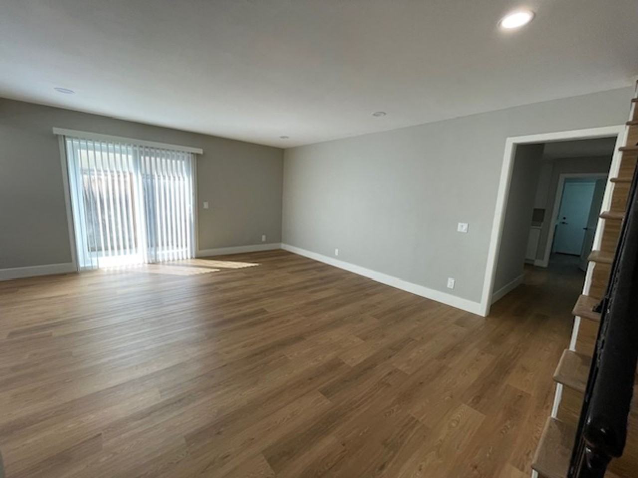 964 Denver Dr - Photo 3 of 32