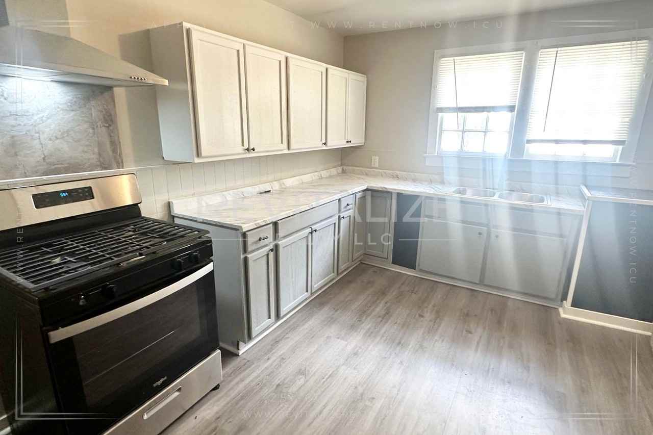 506 Summerville St - Photo 3 of 7
