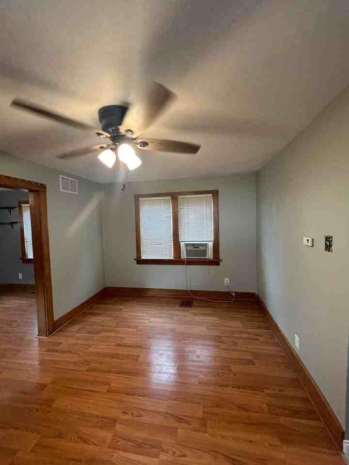 1815 Cortland Ave - Photo 3 of 7