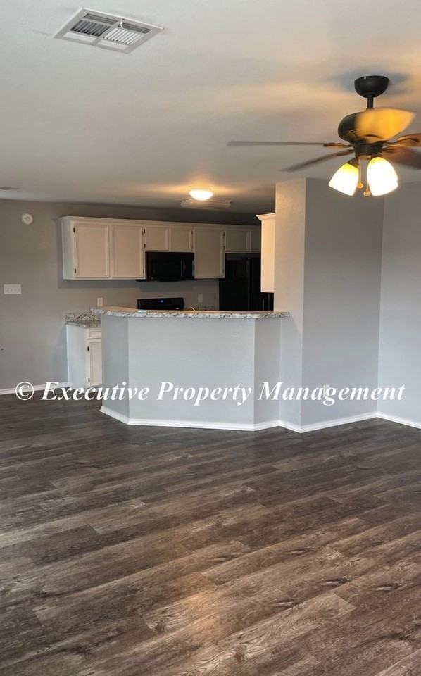 403 Bowen Cir - Photo 7 of 19