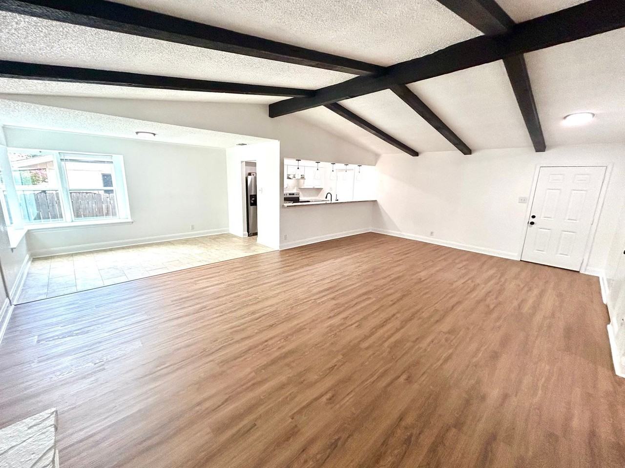 624 Jamie Sue Dr - Photo 3 of 23