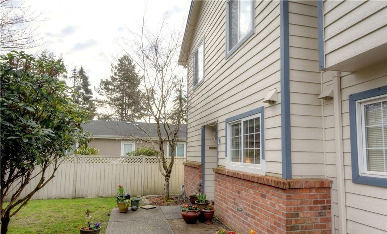 19324 22nd Ave Se #4 - Photo 4 of 32