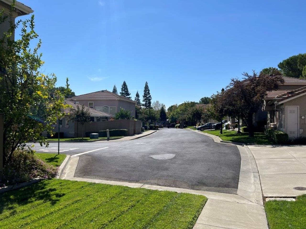 424 Endberg Dr - Photo 3 of 38