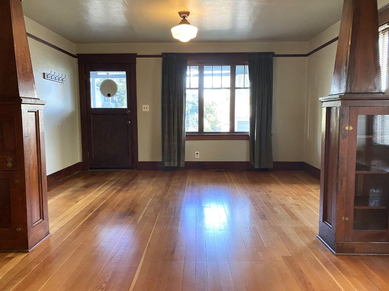 604 W 11th St - Photo 4 of 17