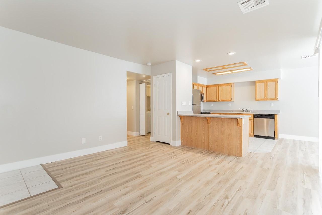 BIGHORN PROPERTY - Photo 3 of 9