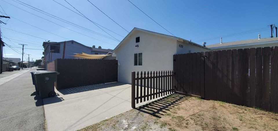 4210 W 182nd St - Photo 2 of 9