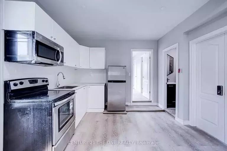 850 Carlaw Ave #3rdFL - Photo 3 of 5