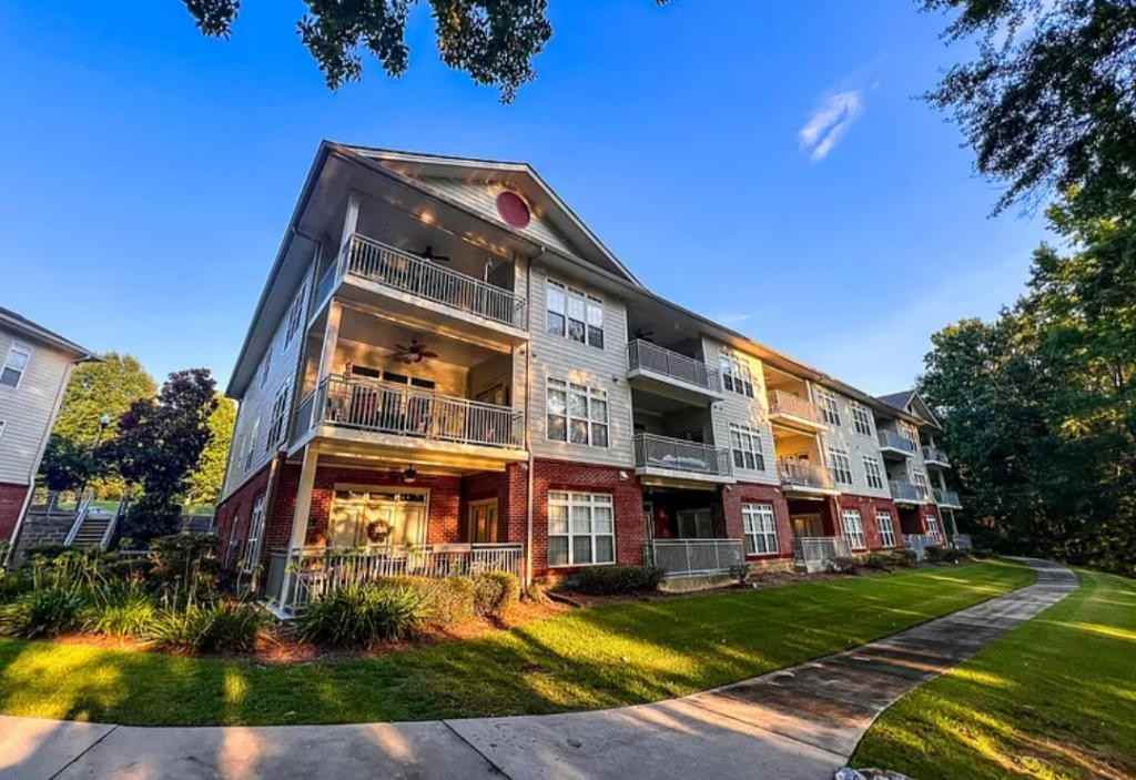 127 Ballard Ln - Photo 2 of 12