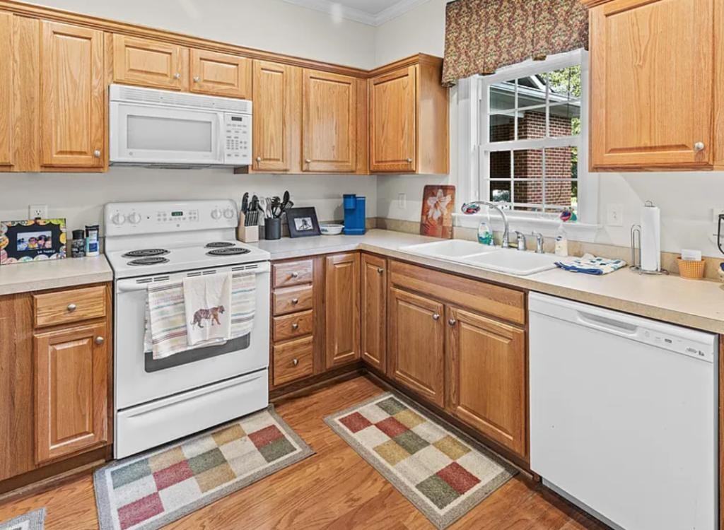 127 Ballard Ln - Photo 4 of 12