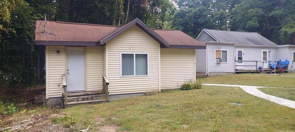 6027 Madison St - Photo 2 of 11