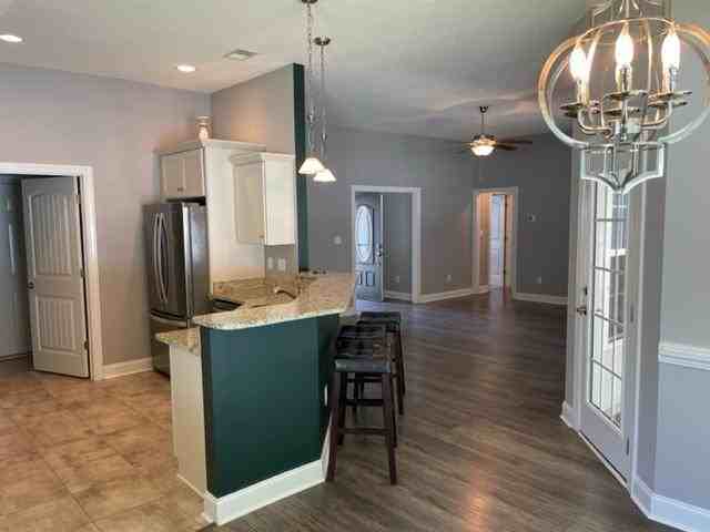 305 Macarthur Drive - Photo 4 of 14