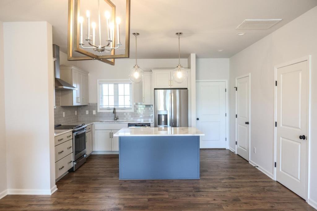 2050 Kyles Way - Photo 5 of 19