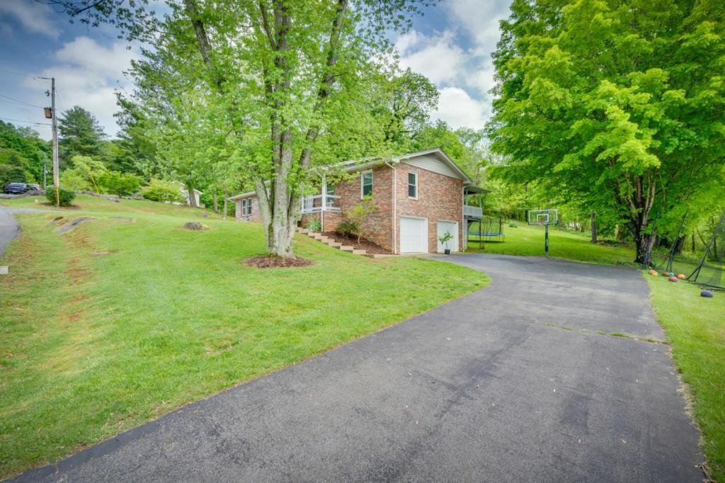 446 Hurd Rd - Photo 3 of 48