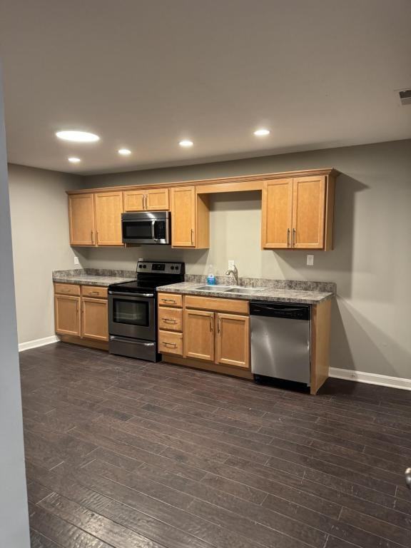 2711 S 3rd St - Photo 4 of 31