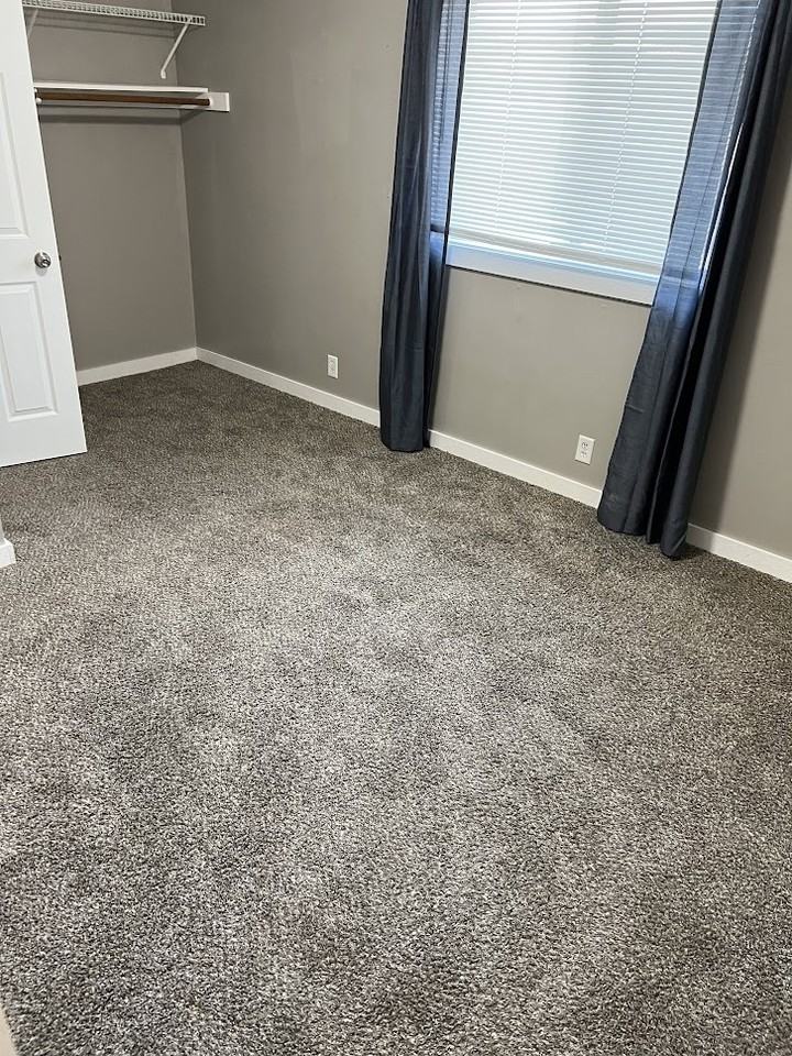 1934 Des Moines St #9 - Photo 3 of 7