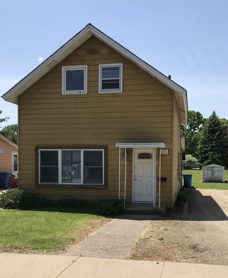 463 W Mark St - Photo 2 of 5