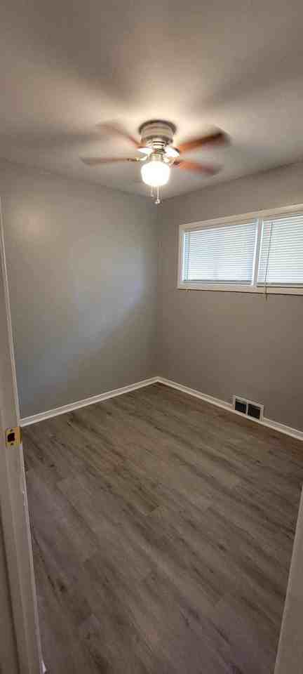 11216 Crystal Ave #NA - Photo 3 of 9