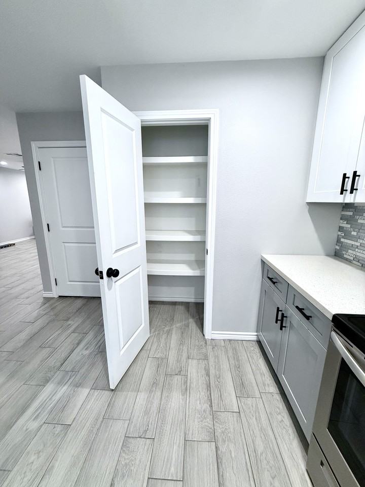 1412 Avenue M #B - Photo 5 of 10