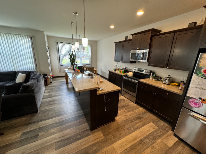 303 S Klein Dr - Photo 2 of 17