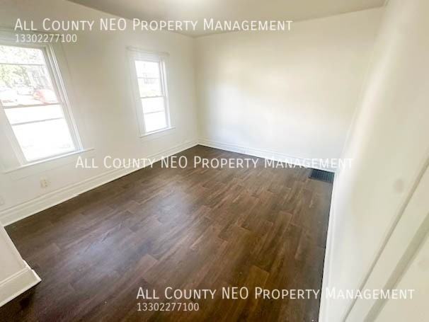 680 Sumner St - Photo 5 of 17