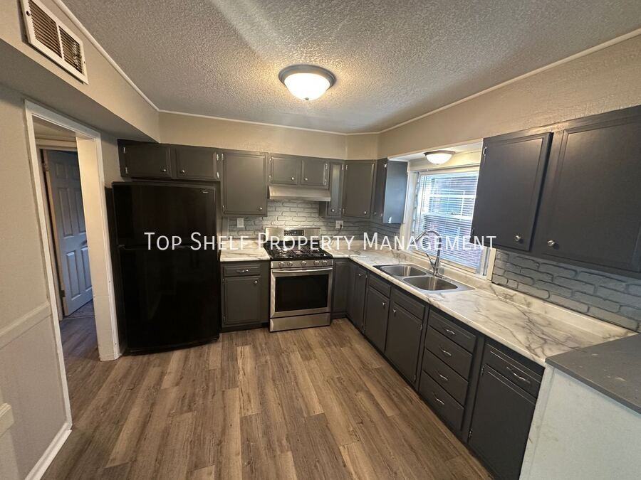 2703 Hull Ave - Photo 3 of 8