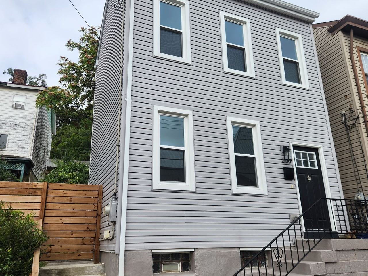 2100 Straubs Ln - Photo 2 of 38