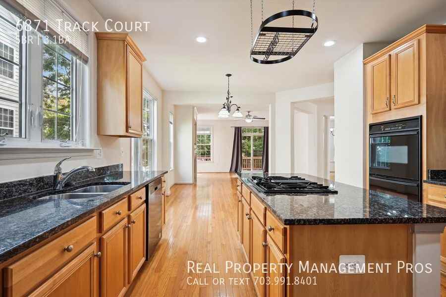 6871 Track Ct - Photo 3 of 30